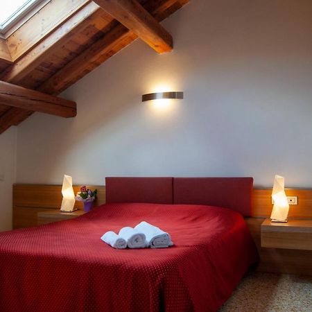 Agriturismo Antico Splendore Villa Pullir Luaran gambar