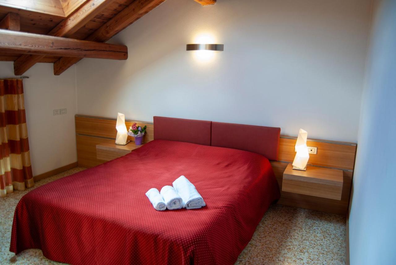 Agriturismo Antico Splendore Villa Pullir Luaran gambar